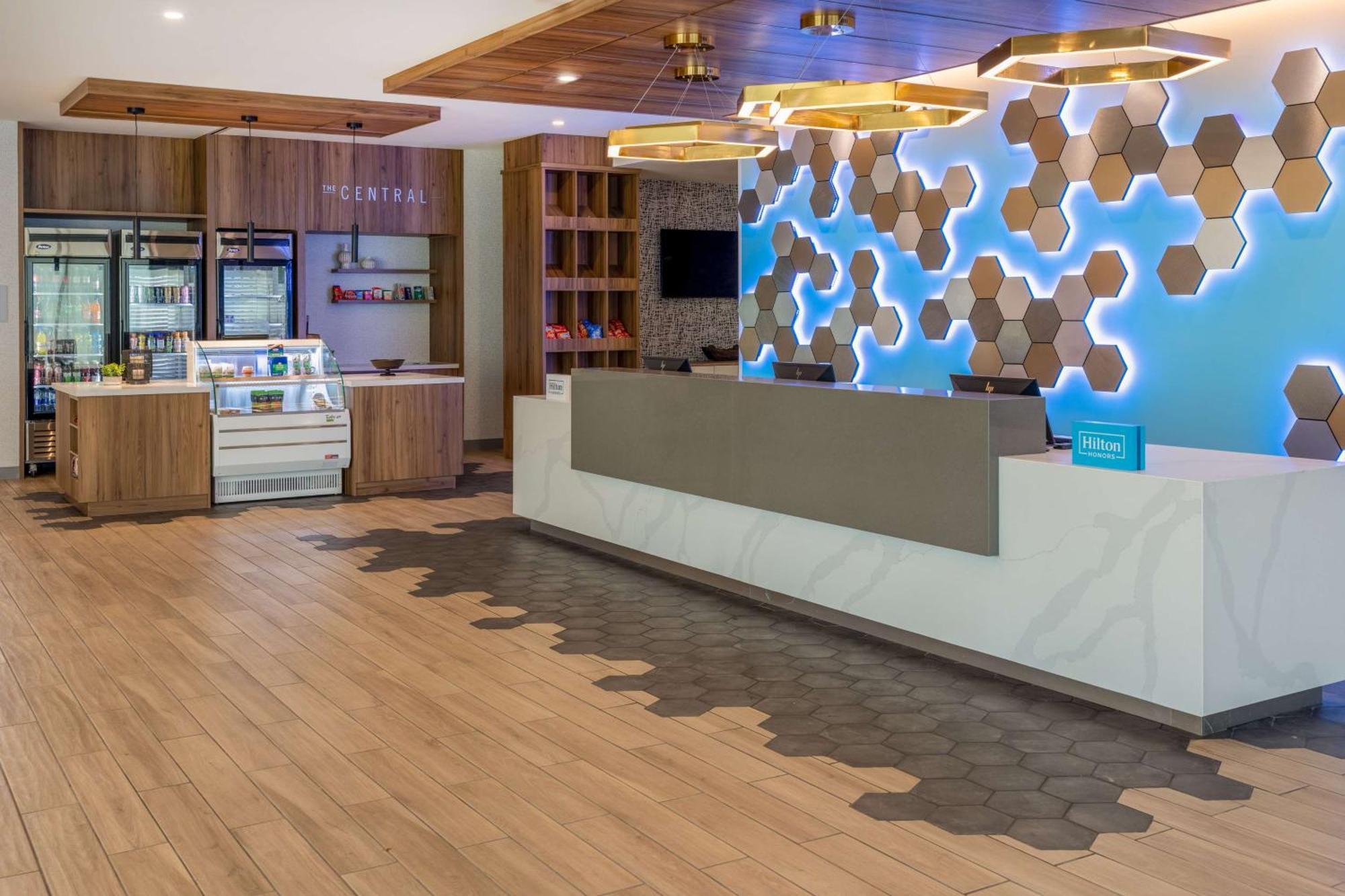 Tru By Hilton Pensacola Airport Medical Center Hotel Buitenkant foto